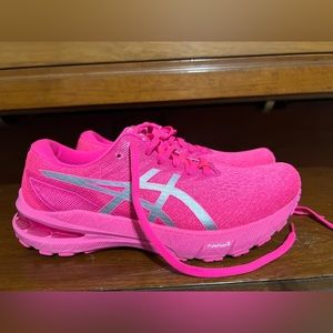ASICS GT-2000 10 Lite show pink glow women’s size 8